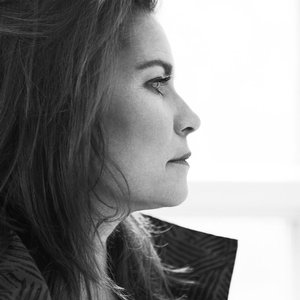 Julie Theriault 的头像