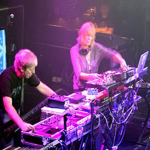 System 7 & Derrick May 的头像