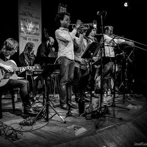 Mary Halvorson Octet 的头像