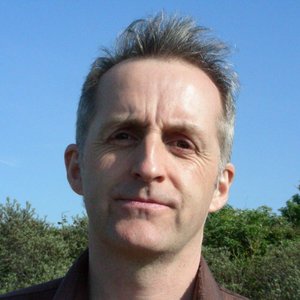 Clive Holden 的头像