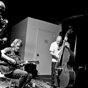 Ingebrigt Håker Flaten New York Quartet 的头像