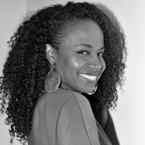 Tiye Phoenix photo provided by Last.fm