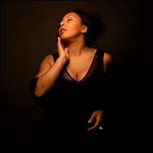 Élisabeth Kontomanou photo provided by Last.fm