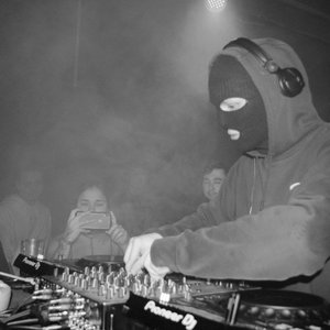 DJ XNX 的头像