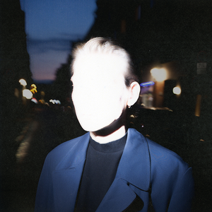 Thomas Azier - S t r a y - Zortam Music