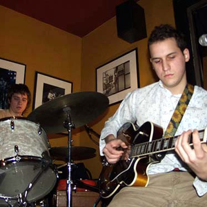 Les Mouches photo provided by Last.fm