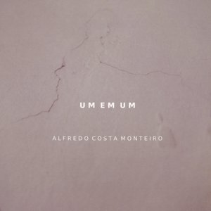 Um Em Um