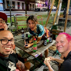 Sneaky Toy 的头像