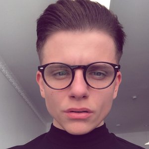 James Hughes 的头像