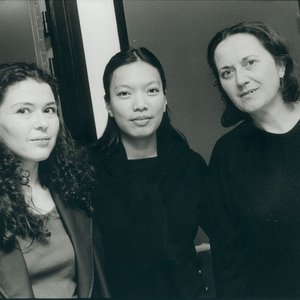 Sylvie Courvoisier - Joëlle Léandre - Susie Ibarra 的头像