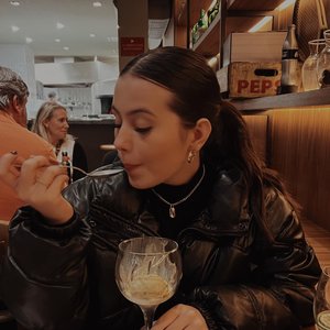 Bia Jordão 的头像