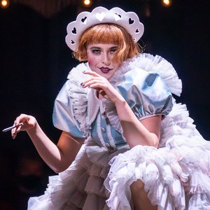 Avatar for 2021 London Cast of Cabaret & Jessie Buckley