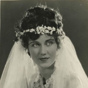 Fay Wray 的头像