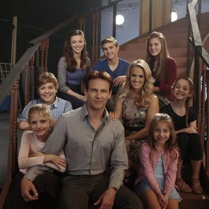 Carrie Underwood, Ariane Rinehart, Michael Nigro, Ella Watts-Gorman, Joe West, Saphia Caruso, Grace Rundhaug & Peyton Ella 的头像