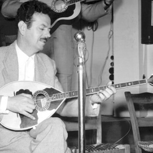 Βασίλης Τσιτσάνης photo provided by Last.fm