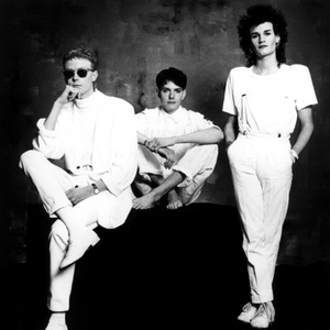 Love and Rockets photo provided by Last.fm