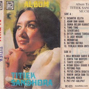 Hits Titiek Sandhora