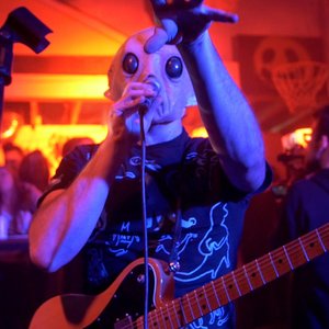 Alien (Live at Geoff’s House)