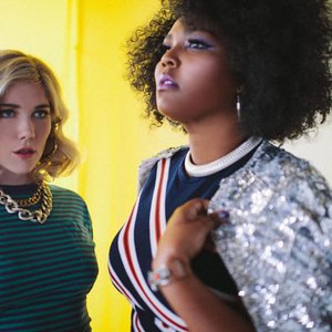 Lizzo and Caroline Smith 的头像