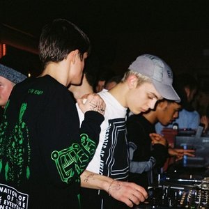 yung sherman & whiteArmor 的头像