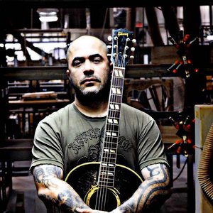 Aaron Lewis 的头像