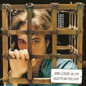 Non Gettate Alcun Oggetto Dai Finestrini