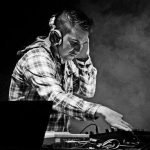 “DJ Ricardo Medina”的封面