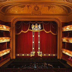 Orchestra of the Metropolitan Opera House 的头像