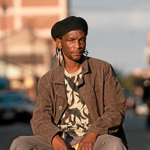 Lesego Rampolokeng 的头像