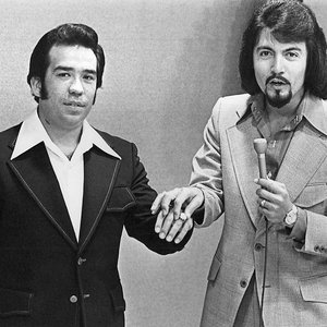 Henry Pena & The Kasuals 的头像