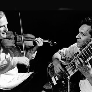 Imagen de 'Yehudi Menuhin, Ravi Shankar, Alla Rakha, Kamala Chakravarti, Nodu Mullick'