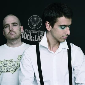 PUZIQUe photo provided by Last.fm