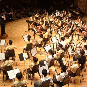 James Huang: Hymns of electronic orchestral music effects