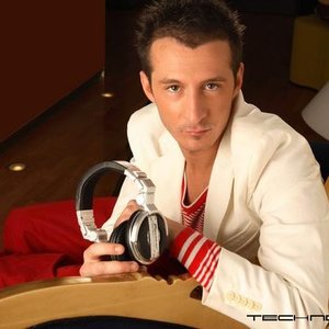Simon From Deep Divas feat. Debbie 的头像