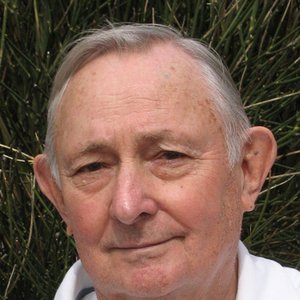 Tony Hillerman 的头像