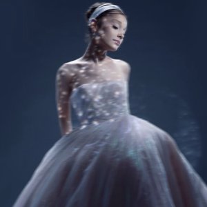 Ariana Grande 的头像