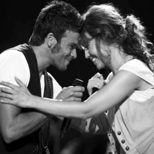 Thalía, Duet With Pedro Capó için avatar