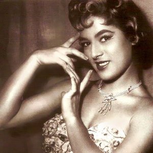 Anilza Leoni 的头像