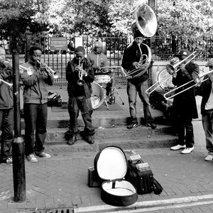 Kelan Philip Cohran & The Hypnotic Brass Ensemble のアバター