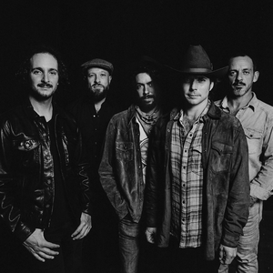 comedian tours mn Lukas Nelson