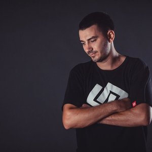 Andrew Meller 的头像