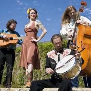 Gal Holiday and the Honky Tonk Revue 的头像