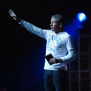 Image for 'Louie Giglio'