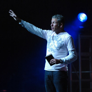 Louie Giglio Tour Dates