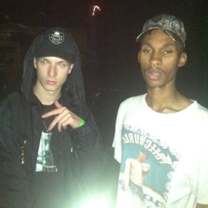 Bild für 'bladee + black kray'