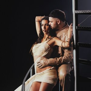 ESCADA DO PRÉDIO - Single