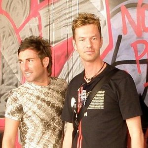 Bartlett Bros feat. Marcia Juell 的头像