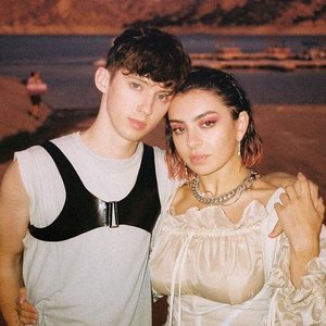 Charli XCX, Troye Sivan のアバター