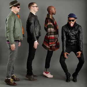 Avatar de Azari & III