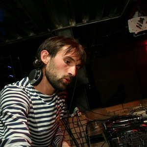 DJ Derrick 的头像